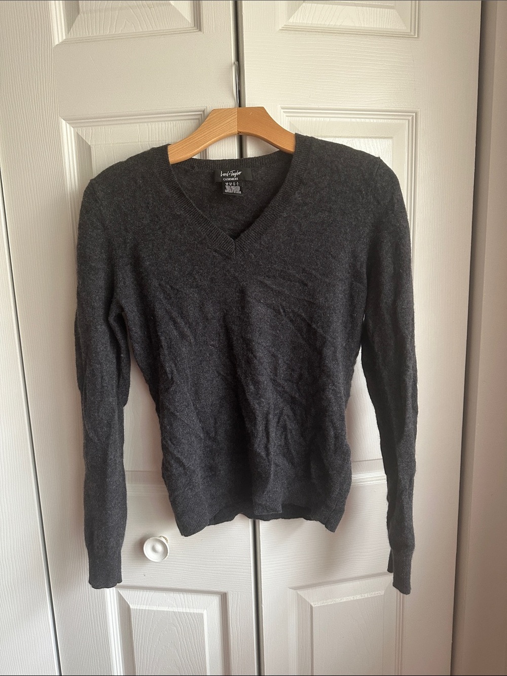 Lord & Taylor Charcoal V-Neck Women's Sweater